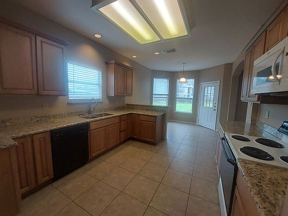 5th image of 2603 Adams Cir