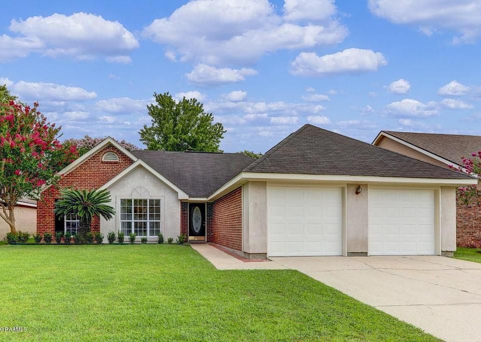 1st image of 209 Cricklade Ct