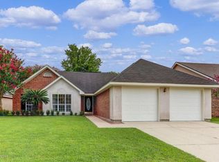 209 Cricklade Ct, Youngsville, LA 70592