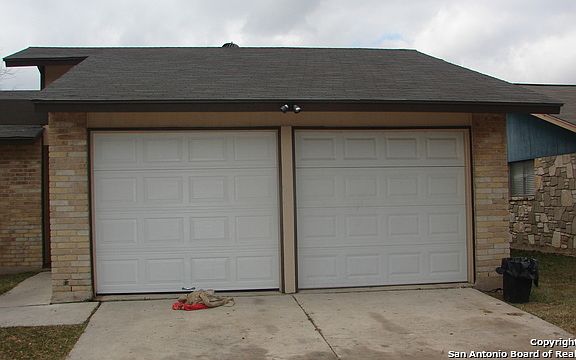 2nd image of 1139 Longmont St