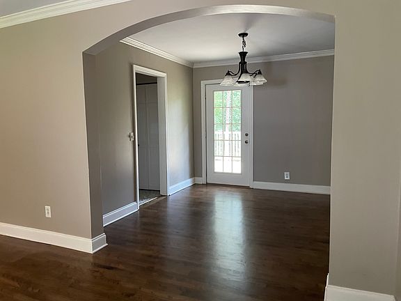 4th image of 956 Seville Dr