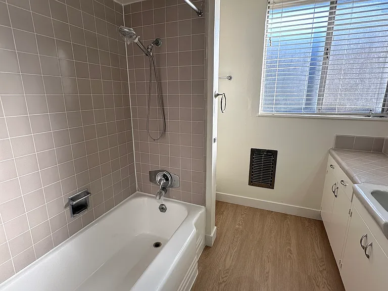 123 E Micheltorena St #11 — Photo 5