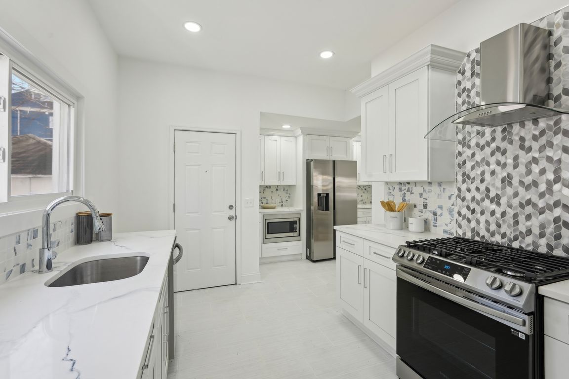731-733 Lake St-0904-017.jpg