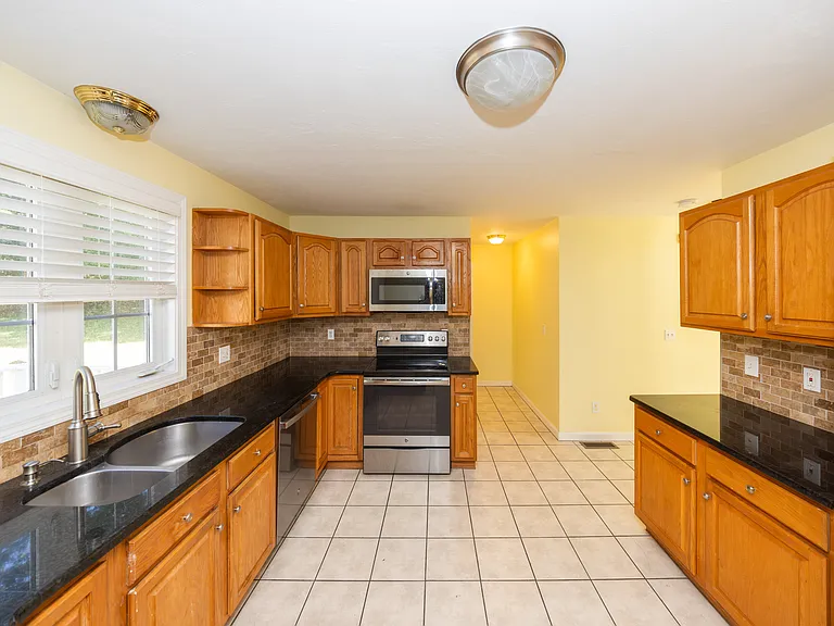469 Walnut St — Photo 62