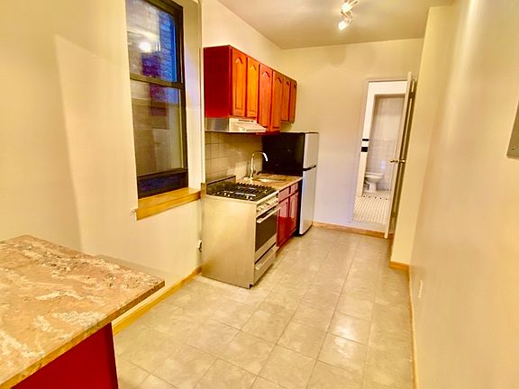5th image of 64 Saint Marks Pl APT 18