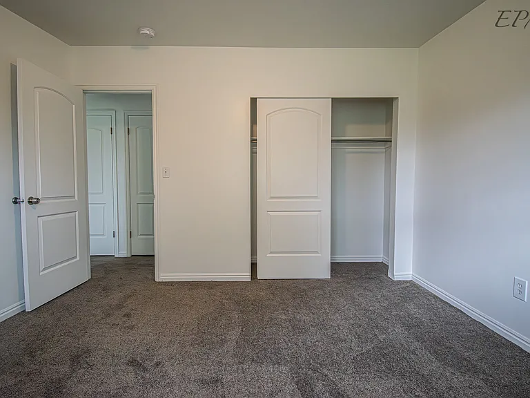 4881 S 4015 W — Photo 10