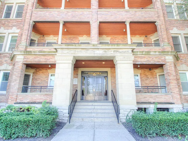 921 William H Taft Rd — Photo 2