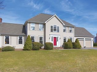 31 Lavender Ln, Walpole, MA 02081