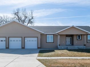 925 Glenwood Dr, City Of Bismarck, ND 58504