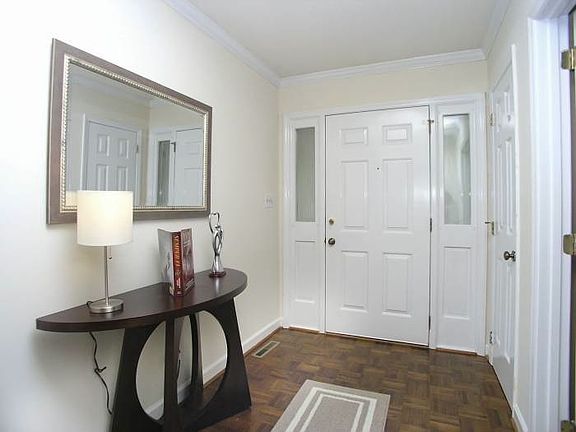 5th image of 16434 Beech Hill Dr