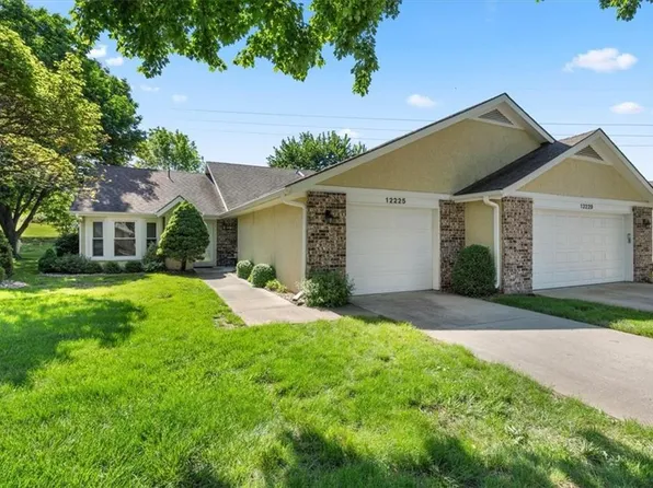 12225 Monrovia St, Overland Park, KS 66213
