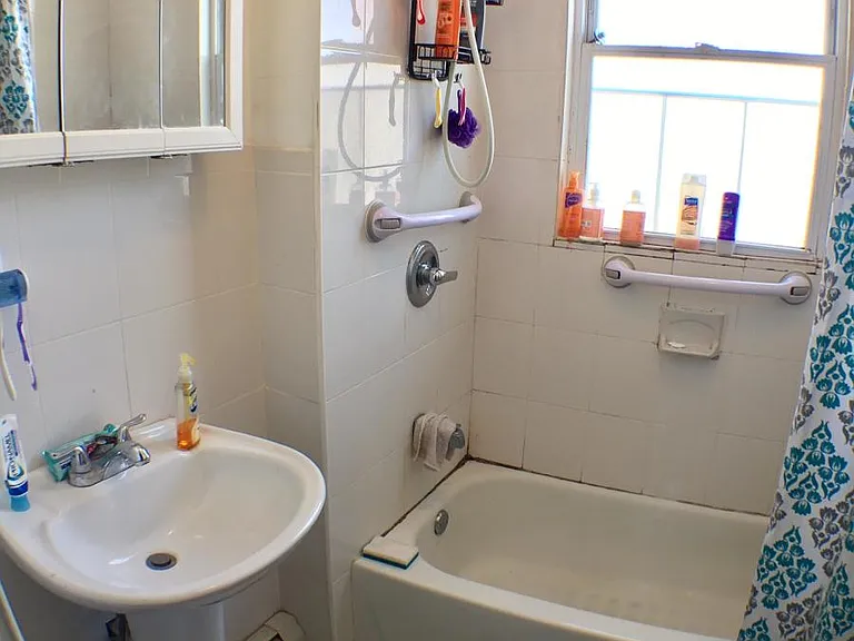 80 Thorne St #1 — Photo 8