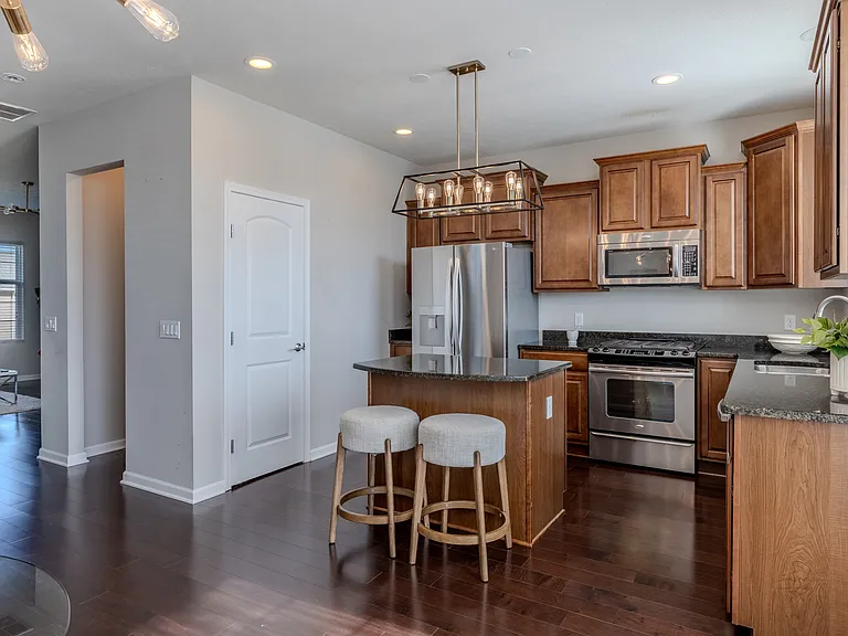 6180 N Pointe Dr — Photo 11
