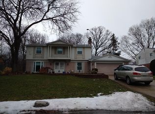 30137 Fox Grove Rd, Farmington Hills, MI 48334