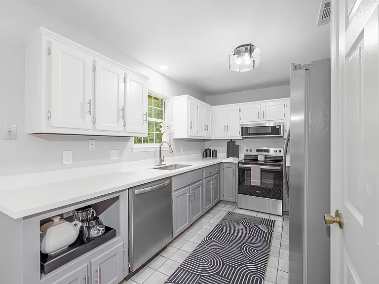14057 Randall Ave — Photo 10