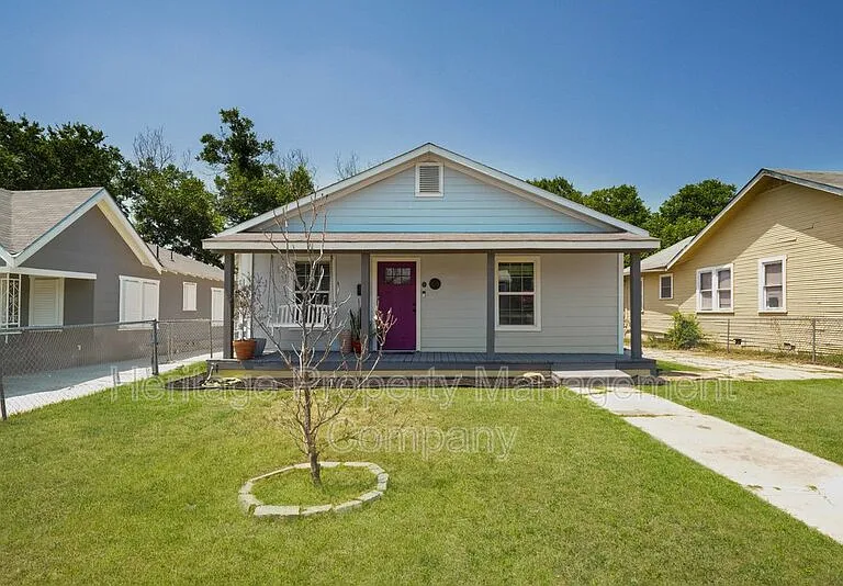 1031 Schley Ave — Photo 1