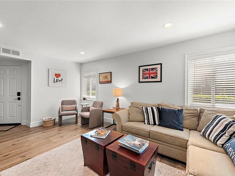 68 Corniche Dr #C — Photo 4