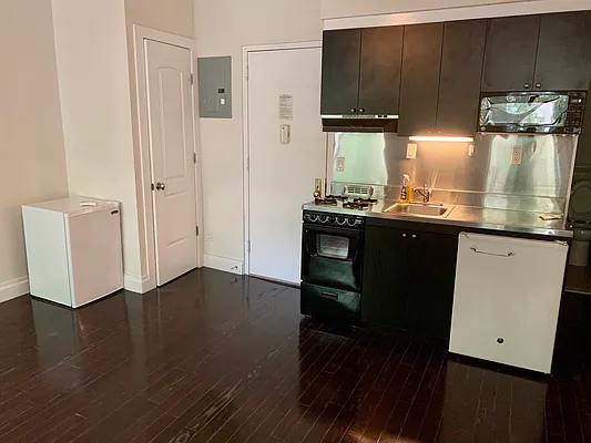 Rented by Corcoran | media 12