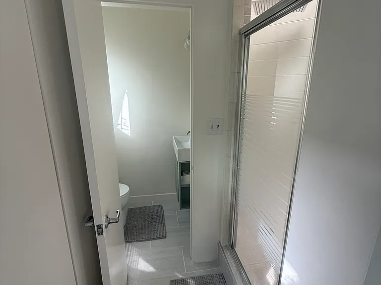 2529 Abbot Kinney Blvd #1/2 — Photo 16