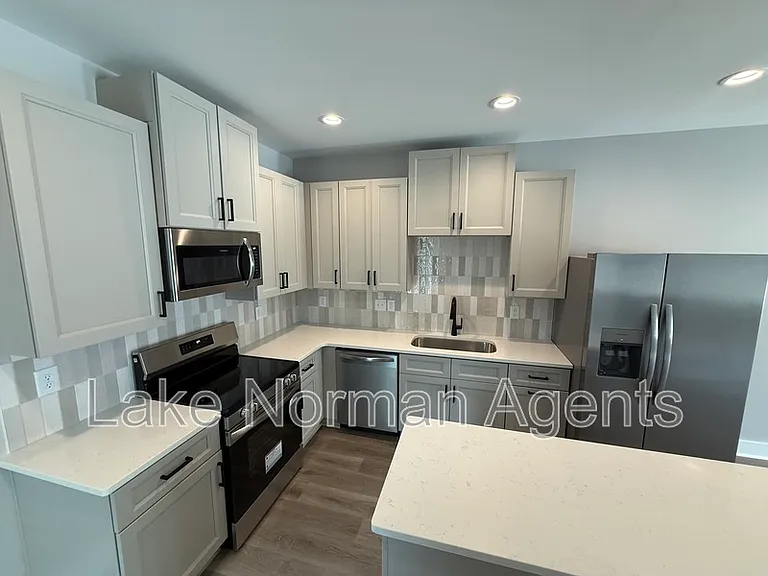 525 Dellwood Dr #A — Photo 5