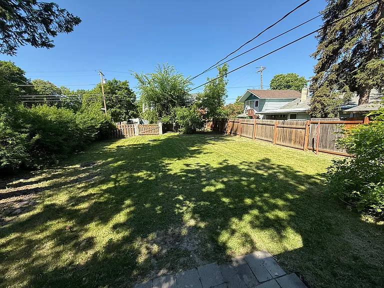 10 5th Ave E — Photo 20
