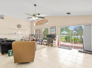1591 NW 132nd Ave, Pembroke Pines, FL 33028