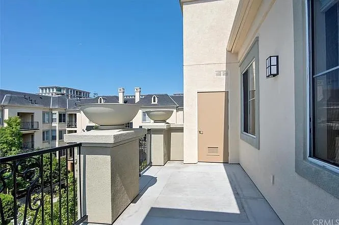 3460 Watermarke Pl — Photo 23
