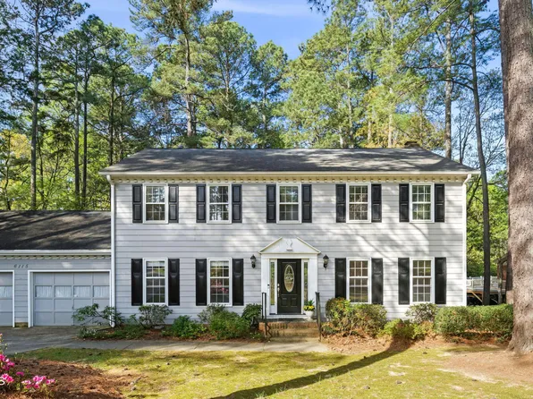 6115 Winthrop Dr, Raleigh, NC 27612
