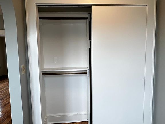 5th image of 14 Schuyler Ct Floor 2