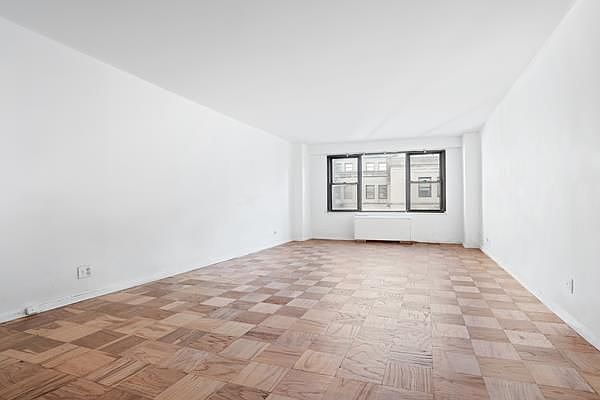 1st image of 85 Livingston St APT 17C