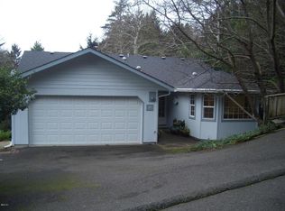 37 NE Spring Ave, Depoe Bay, OR 97341