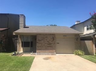 2925 Southern Cross Dr, Garland, TX 75044