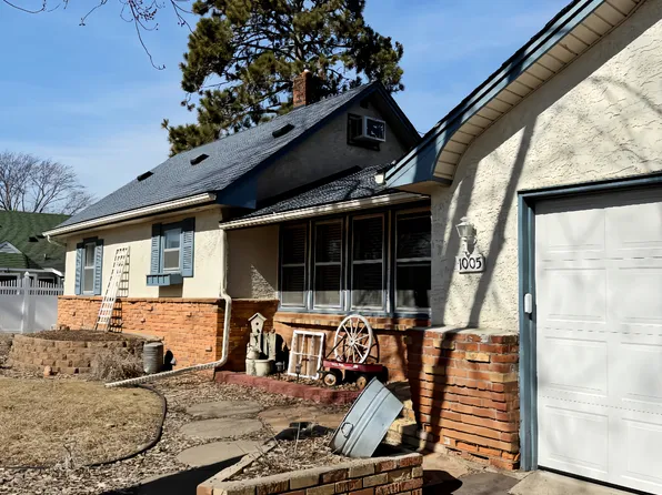 1005 Madison St, Anoka, MN 55303