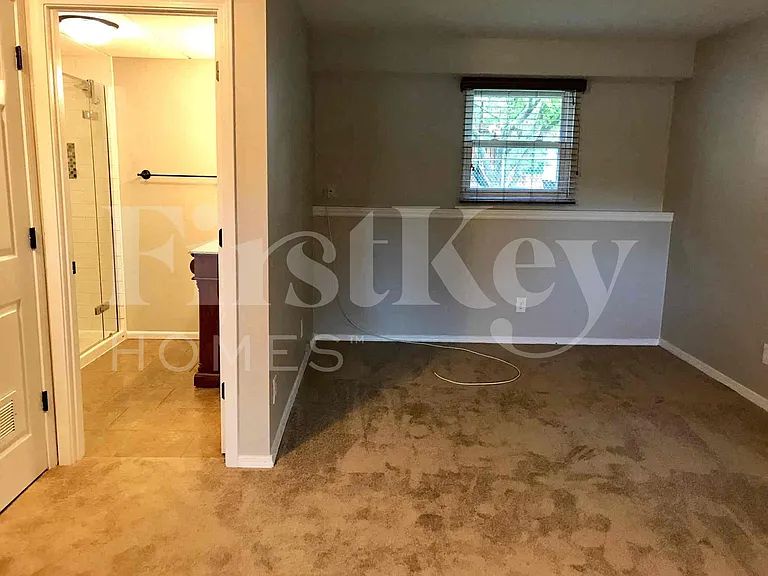 1037 Pegasus Cir — Photo 7