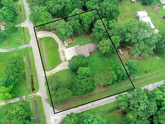 4th image of 16427 Savannah Dr