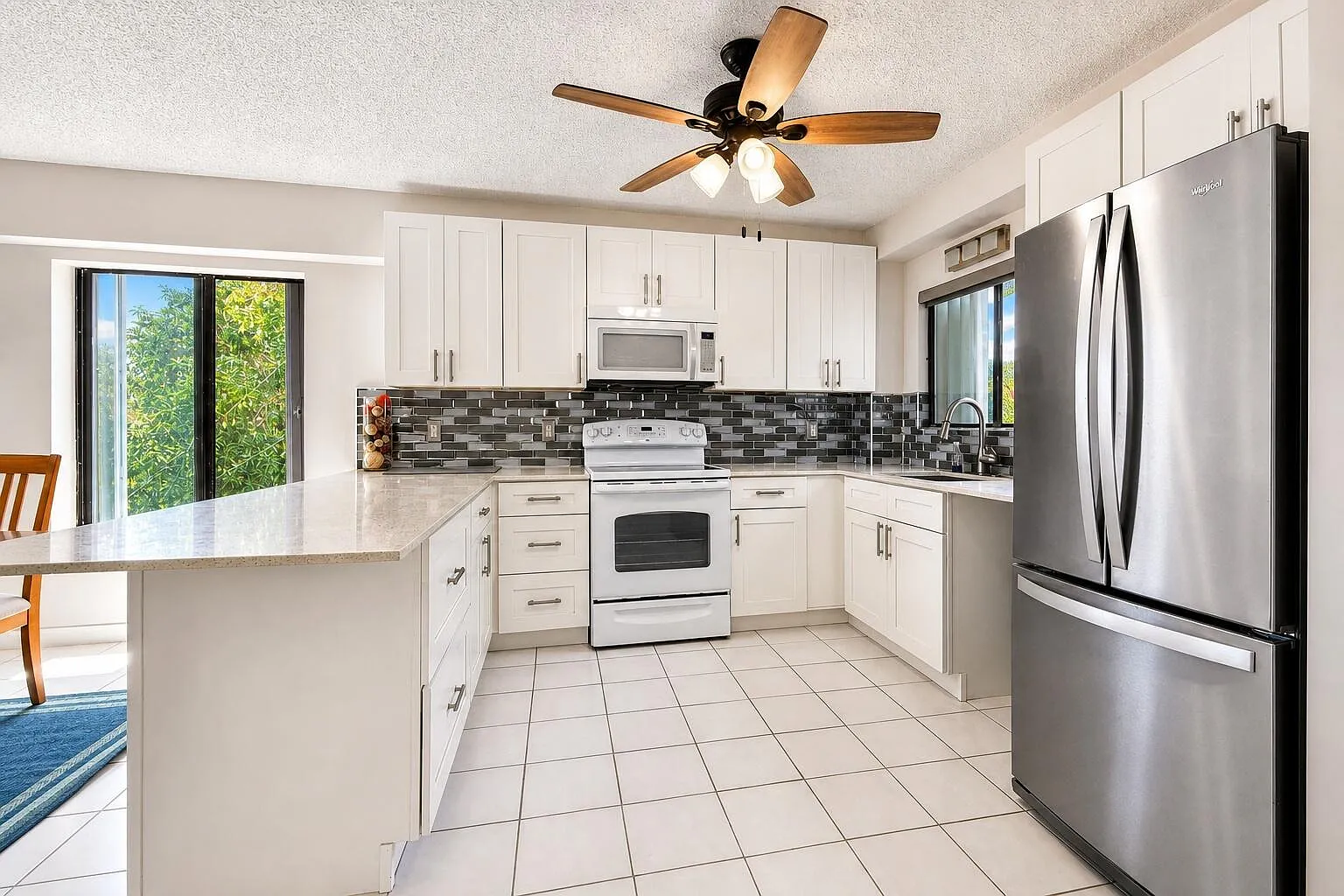 2 bed, $2,500 — Photo 2