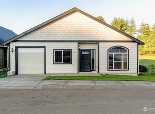 114 Hill Dr, Cathlamet, WA 98612