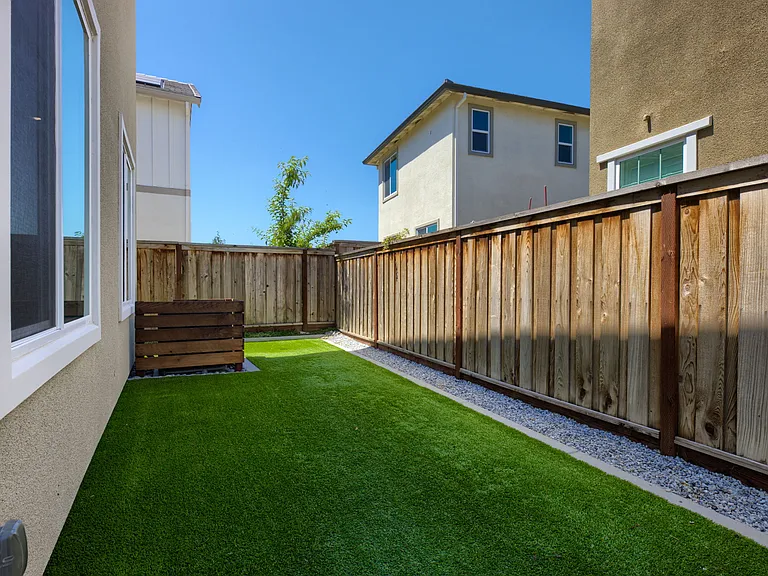 2471 Lake Club Dr — Photo 17