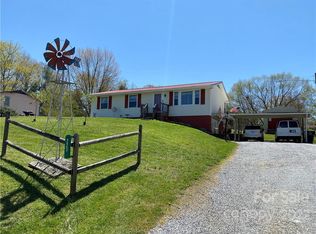 223 Blue Ridge St, Hendersonville, NC 28792