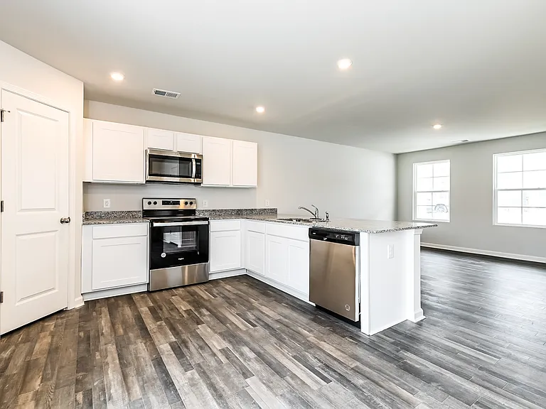 682 Hadley Ct SE — Photo 6