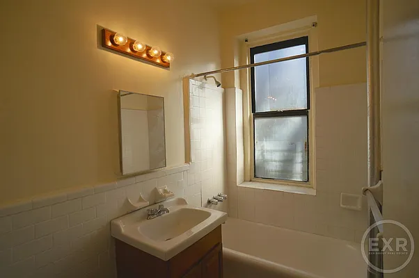 Rented by EXR | media 4