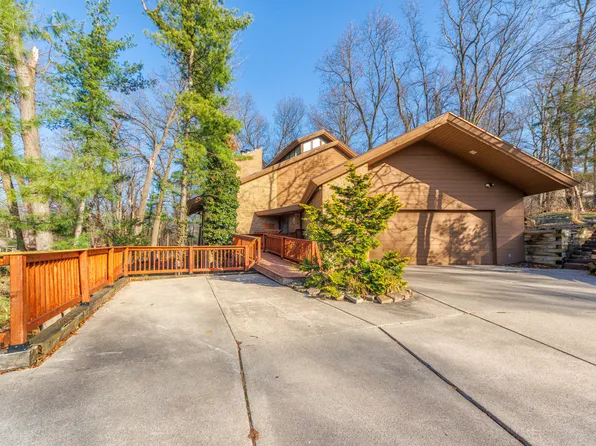 5224 Stonehenge Dr, Portage, MI 49024