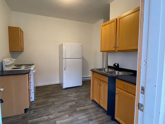 2nd image of 734 Lehman St APT 1