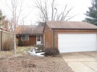 982 Woodside Village Ln, Ballwin, MO 63021