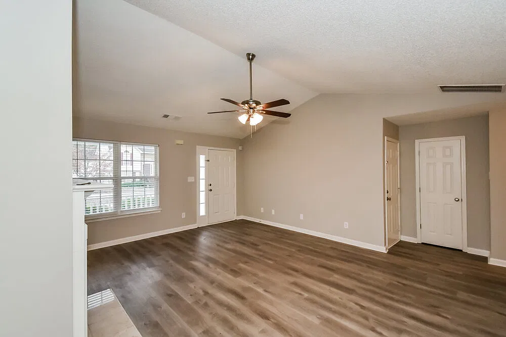 3 bed, 2.0 bath, 1496 sqft, $2,760 — Photo 4