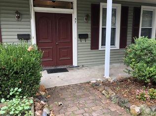 37 Center St, Clinton, NJ 08809