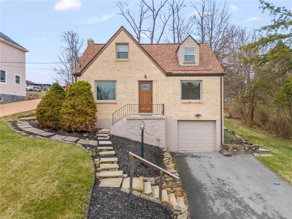 216 Coral Dr, Pittsburgh, PA 15241