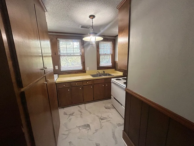 712 Brandon Ave — Photo 12