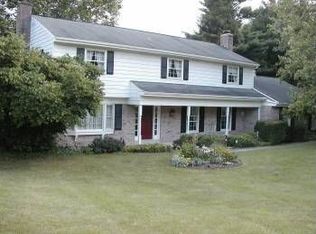 134 Riveredge Dr, Leola, PA 17540