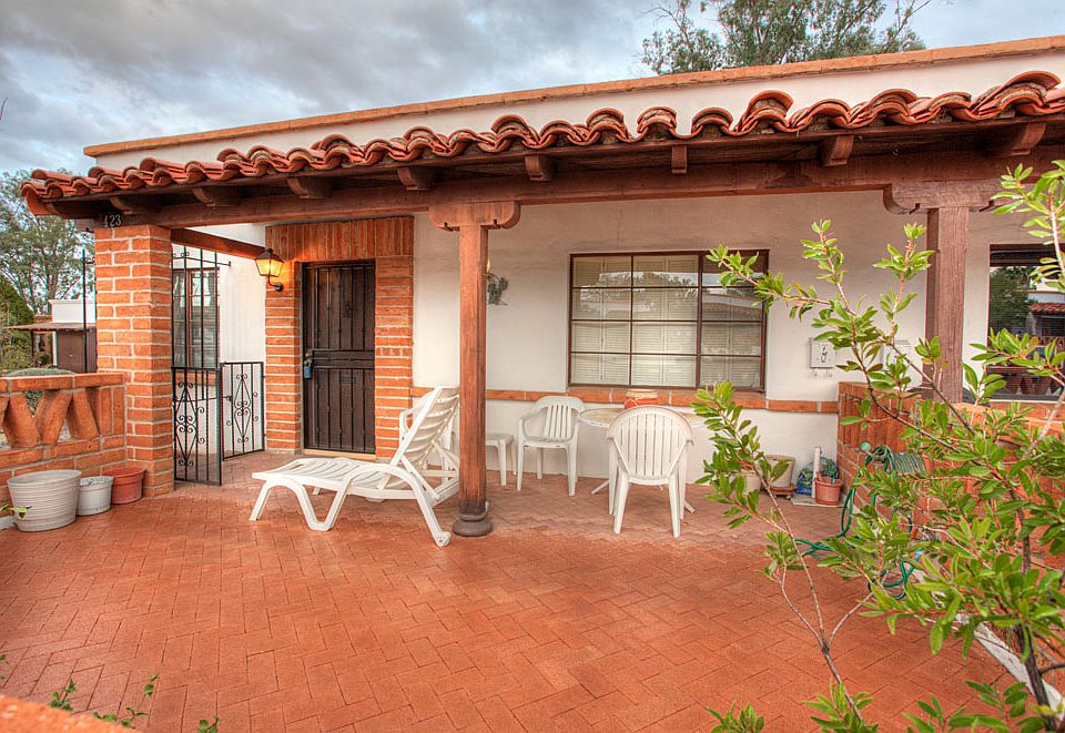 1st image of 423 S Paseo Lobo
